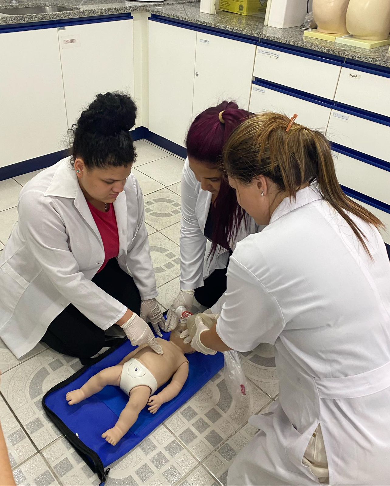 simulação clínica — curso técnico de enfermagem Zona Norte SP Frei Galvão