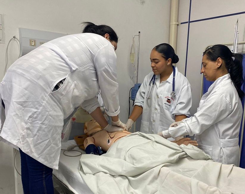 curso técnico de enfermagem Zona Norte SP — laboratório da Frei Galvão