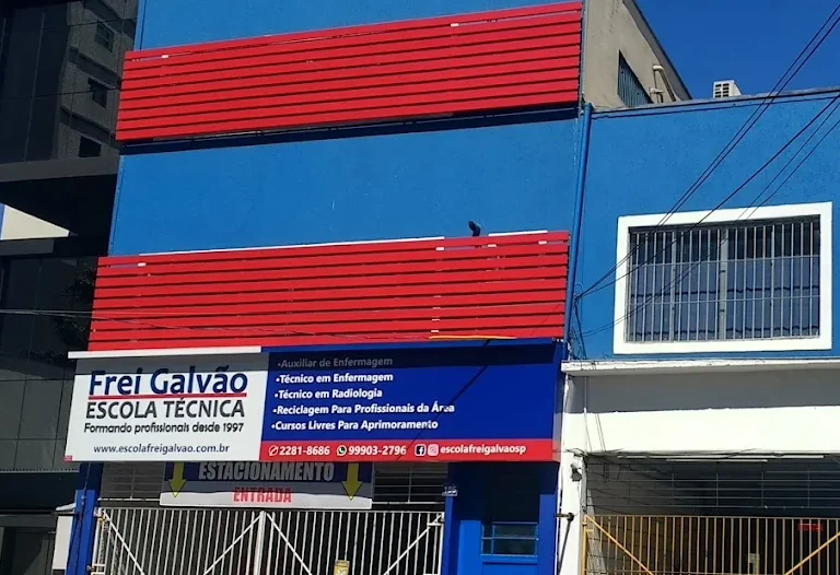 Fachada da Escola Técnica Frei Galvão, unidade na Zona Norte de São Paulo